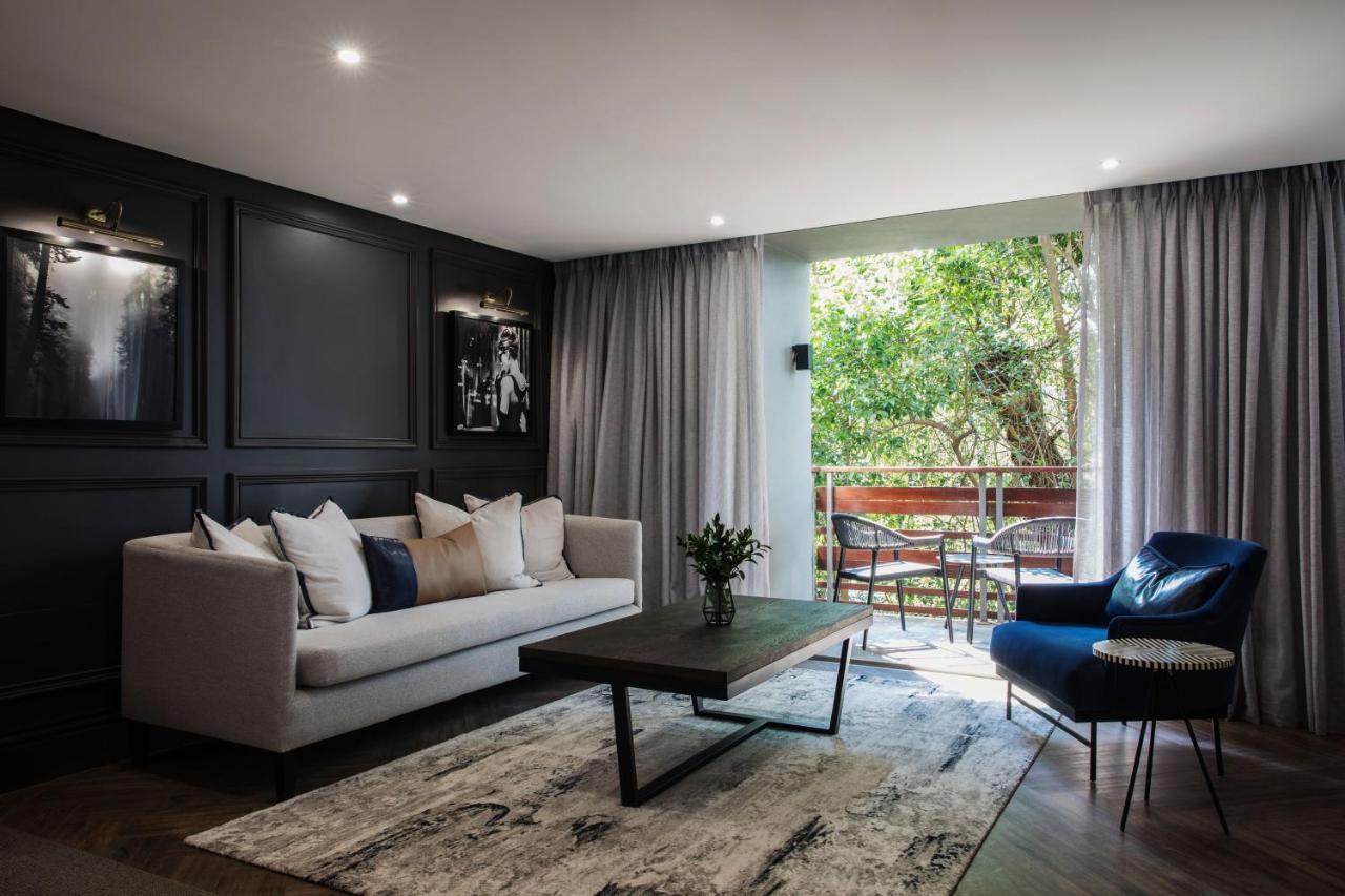 Seven Villa Hotel & Spa Johannesburgo Exterior foto The Living Room at The Ivy Collection